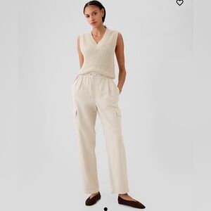 GAP Women’s Tan Cargo Pants Size Medium